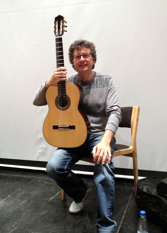 Marco Socías Tampereen kitaramessuilla